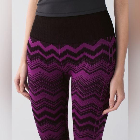 Lululemon Ebb To Street Ankle Pant Heathered Regal Plum Chevron Print Size 4 - Picture 2 of 10